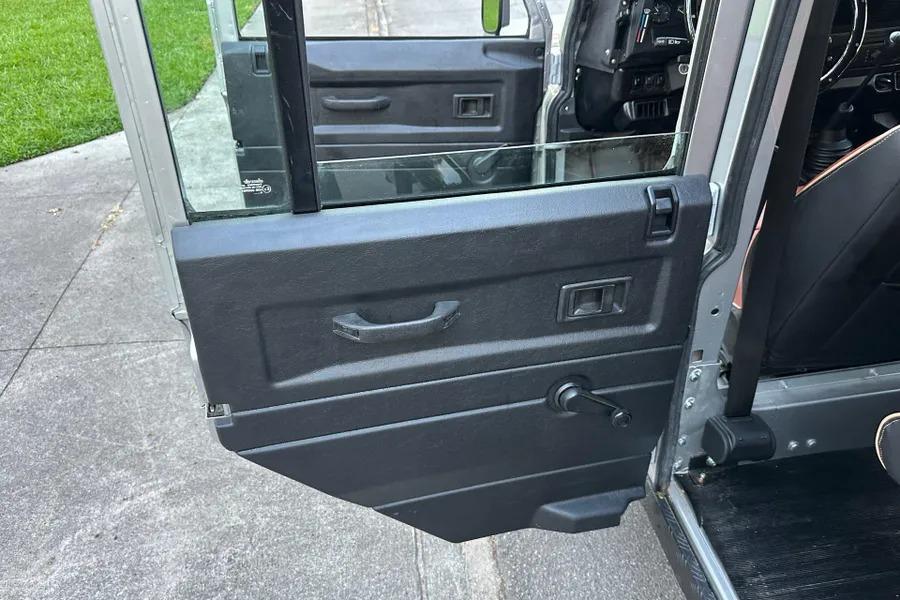 2000 Land Rover Defender 110