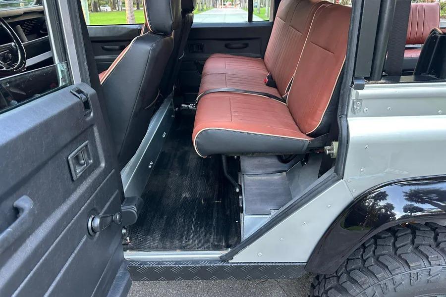 2000 Land Rover Defender 110