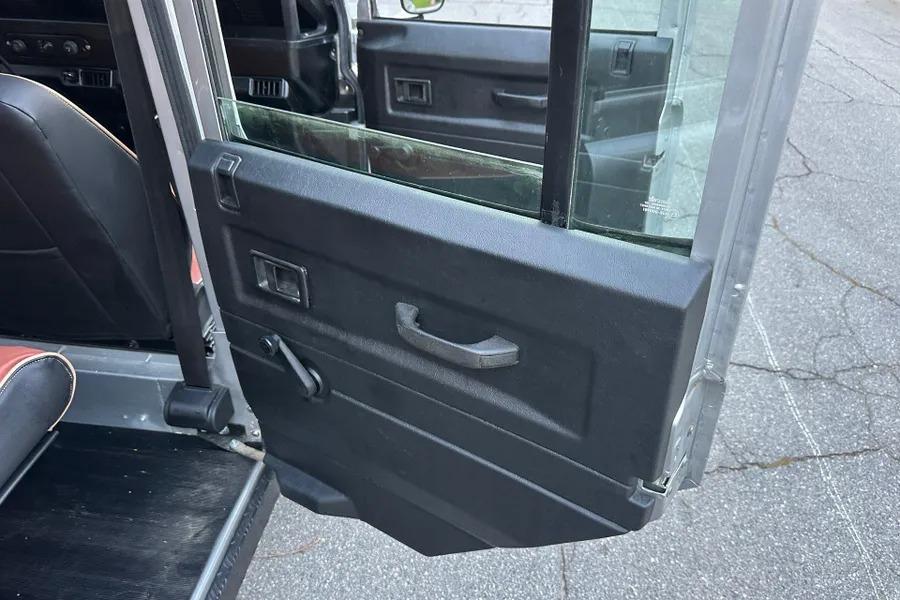 2000 Land Rover Defender 110