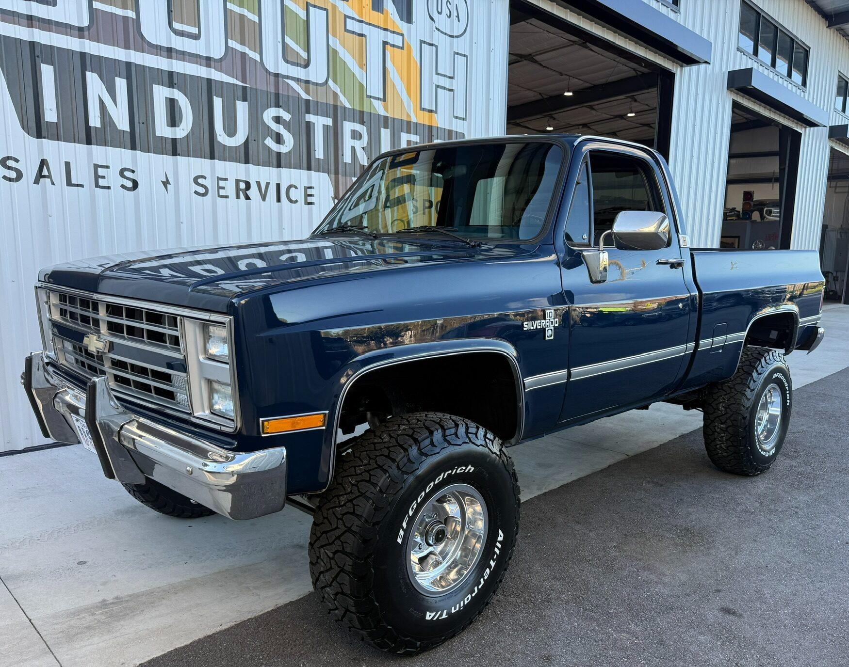  Chevrolet R/V Series