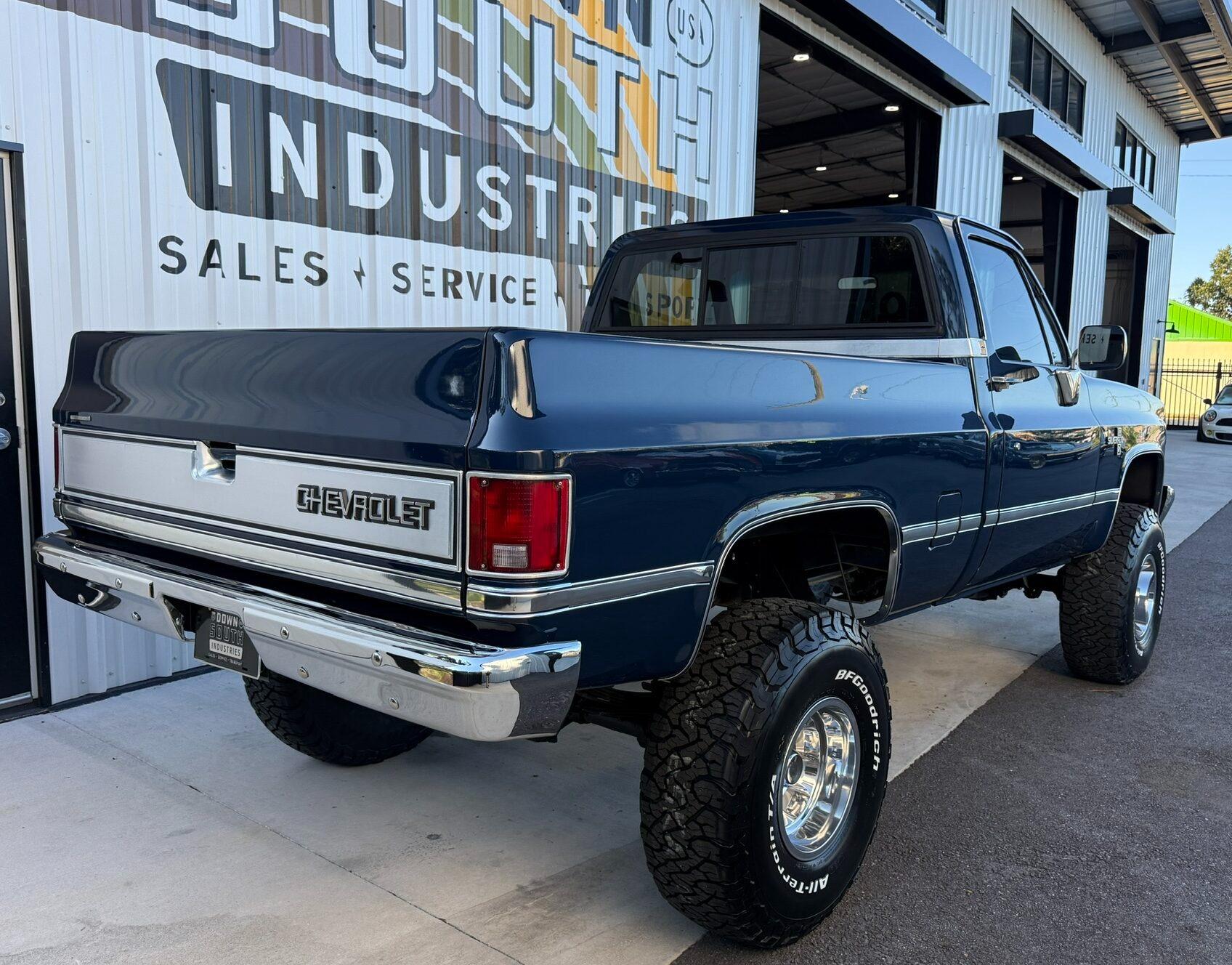 1987 Chevrolet K10 Silverado 4x4 - 3