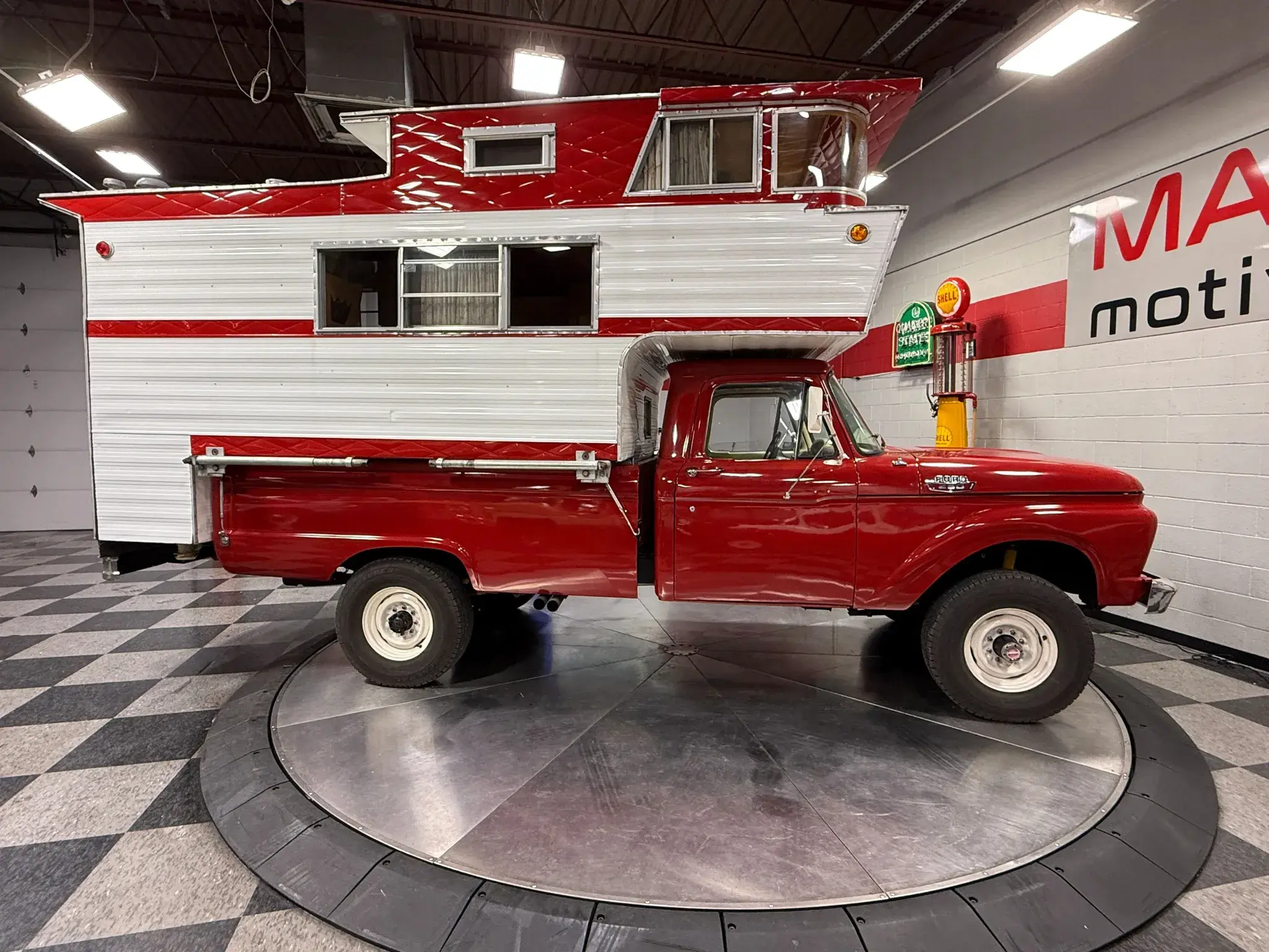 1963 Ford F250 Pickup & Camper - 4