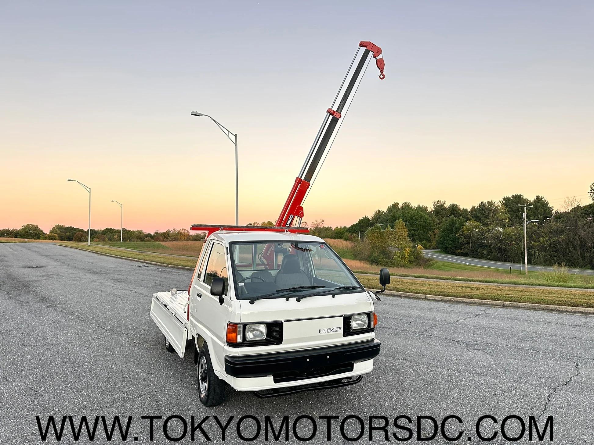 1993 Toyota Liteace Crane Truck