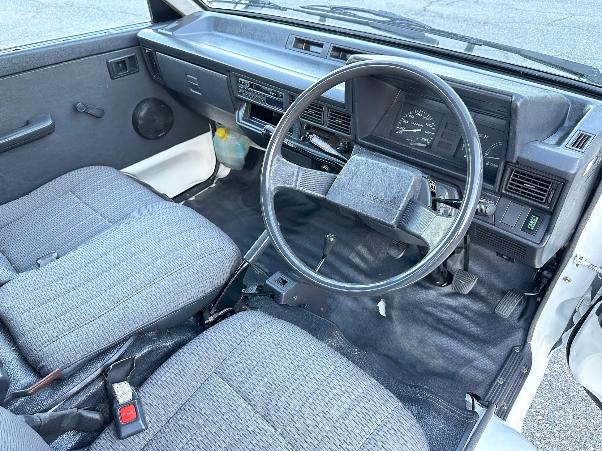 1993 Toyota Liteace Crane Truck