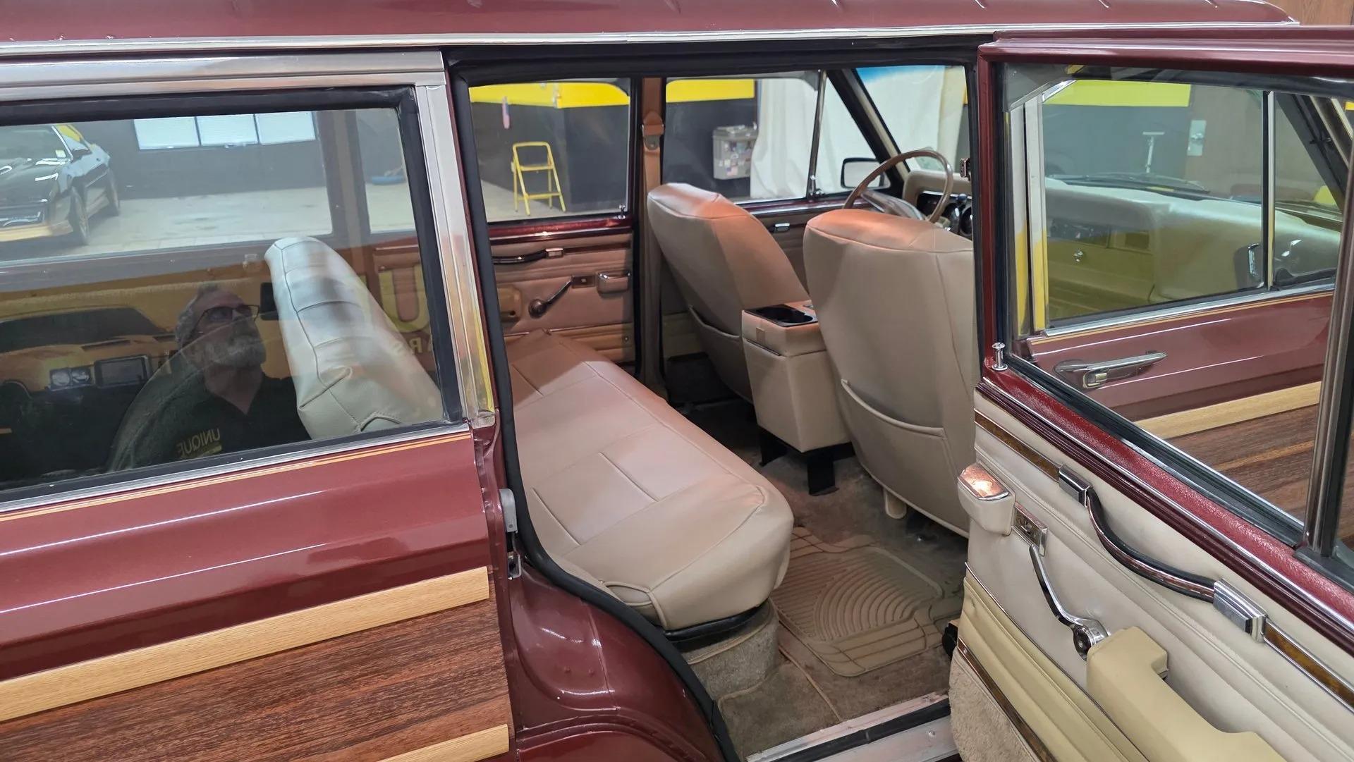 1984 Jeep Grand Wagoneer