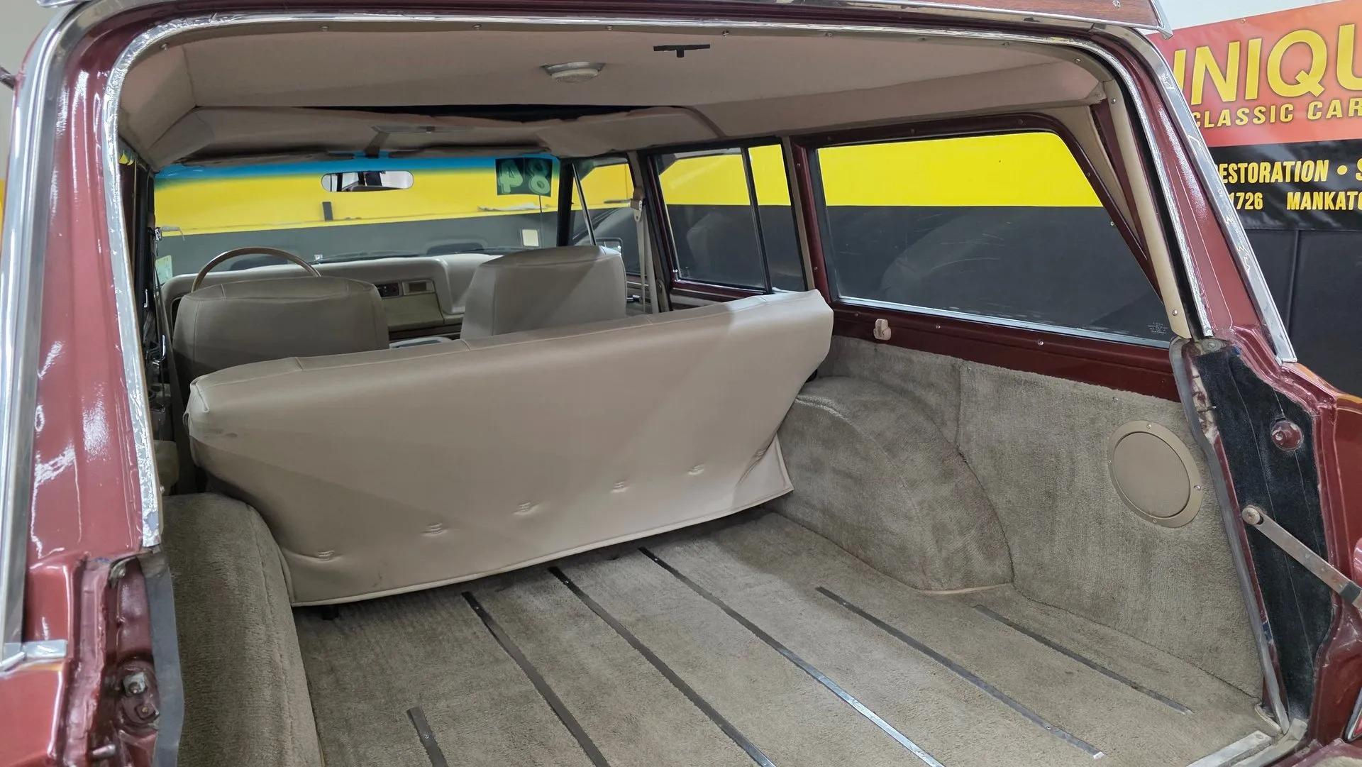 1984 Jeep Grand Wagoneer