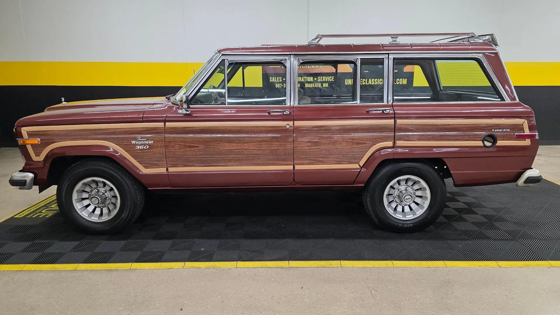 1984 Jeep Grand Wagoneer - 2