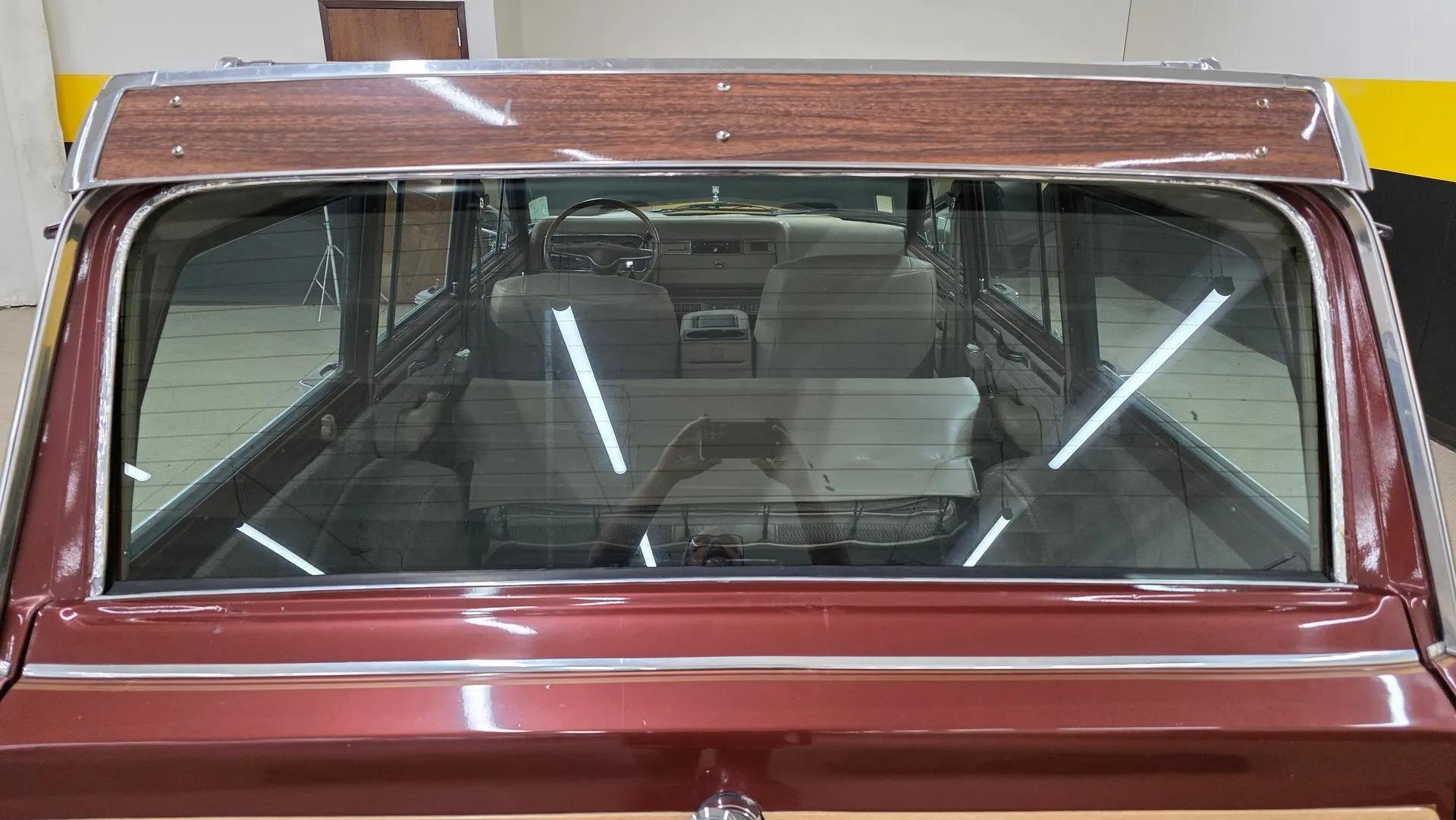 1984 Jeep Grand Wagoneer