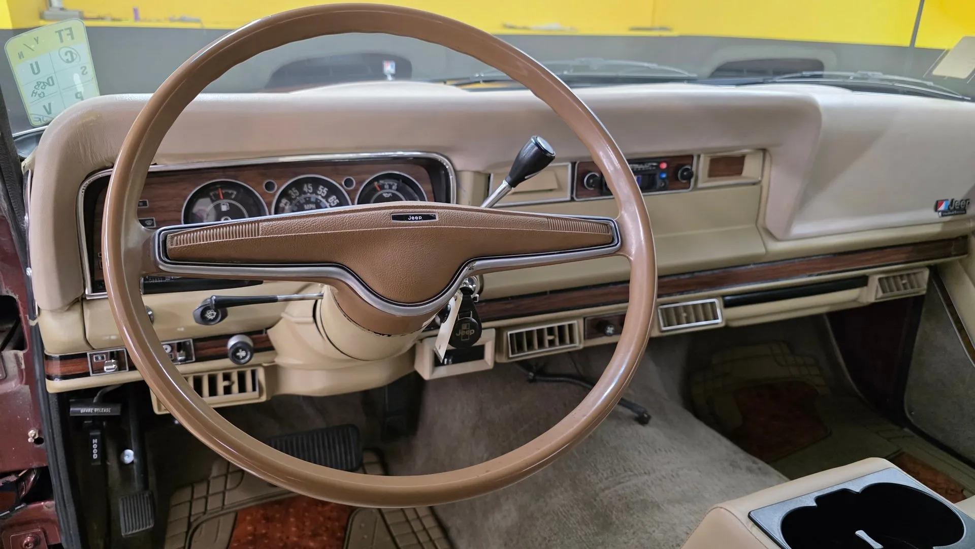 1984 Jeep Grand Wagoneer