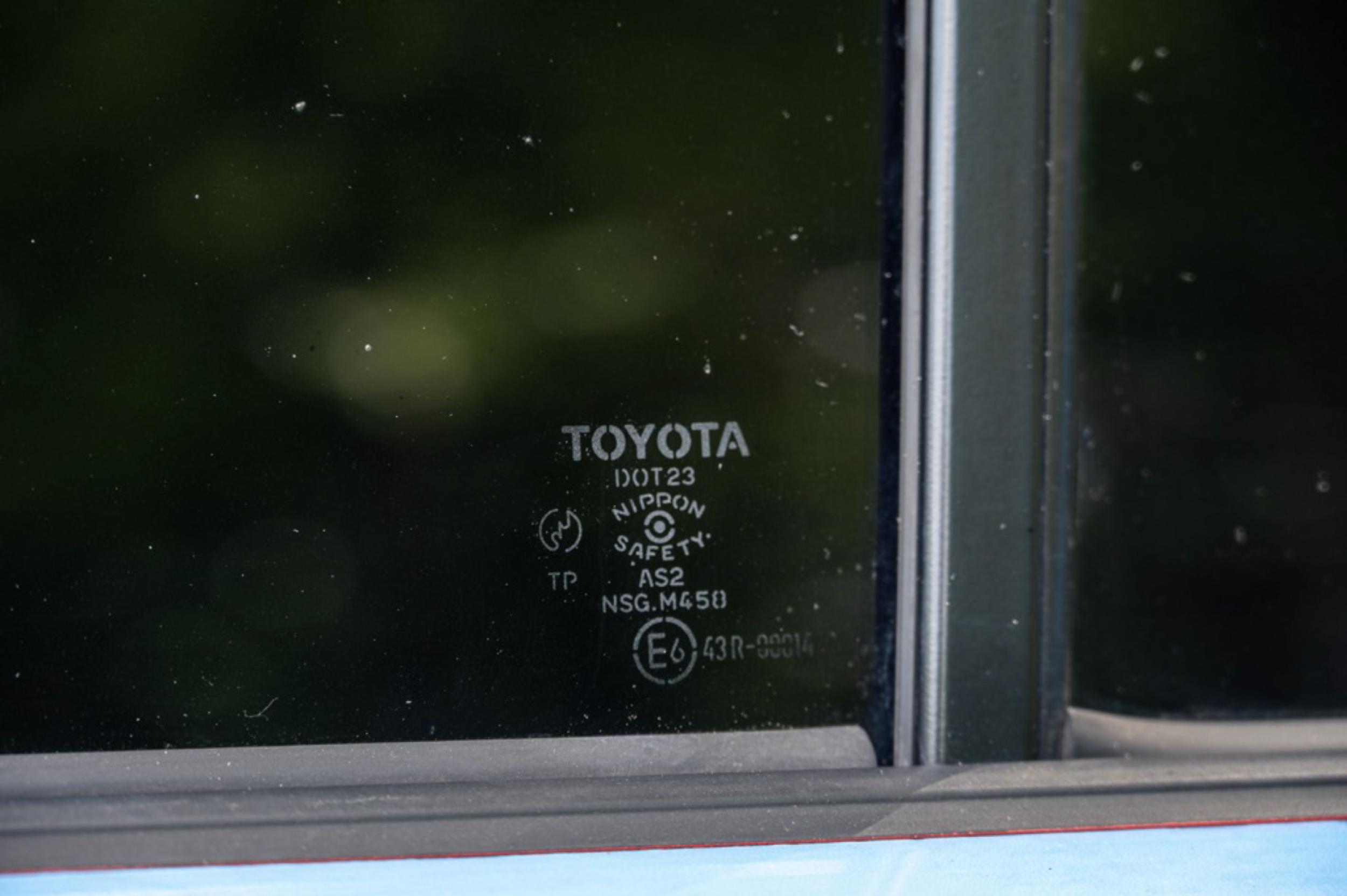 SEMA-Featured 1995 Toyota Land Cruiser HZJ75