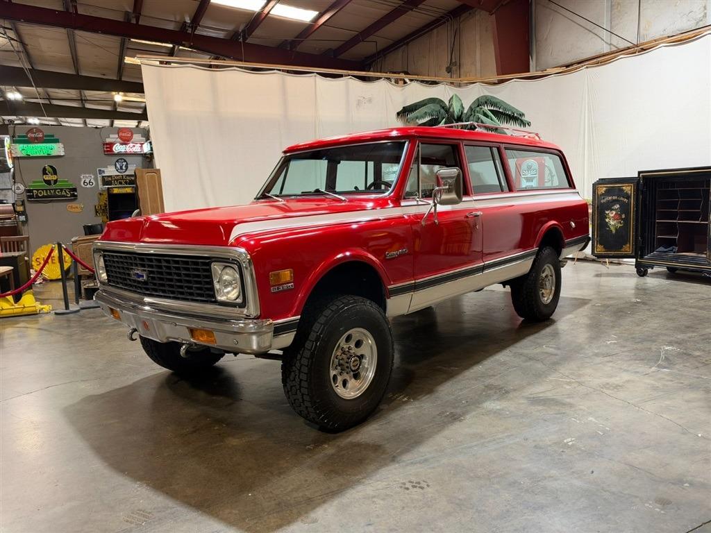 1972 Chevrolet Suburban K20 Custom Deluxe 4x4