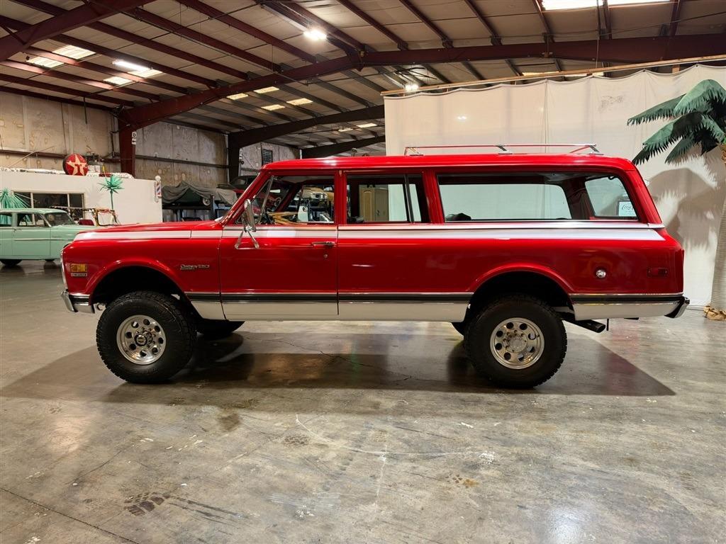1972 Chevrolet Suburban K20 Custom Deluxe 4x4