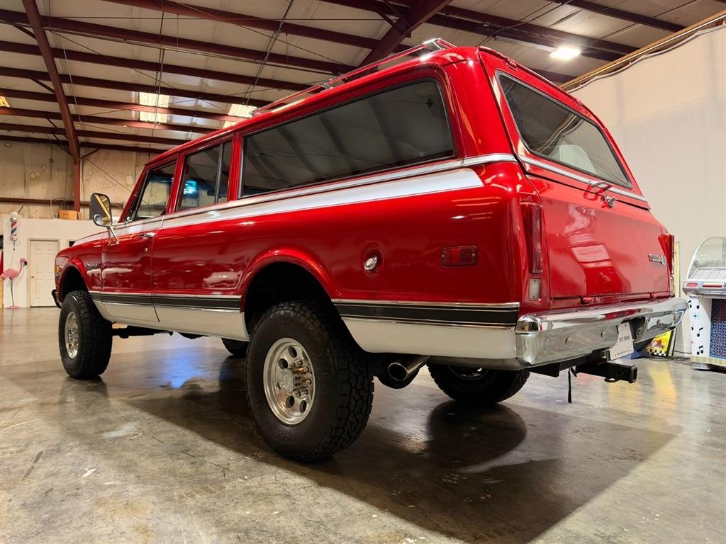 1972 Chevrolet Suburban K20 Custom Deluxe 4x4