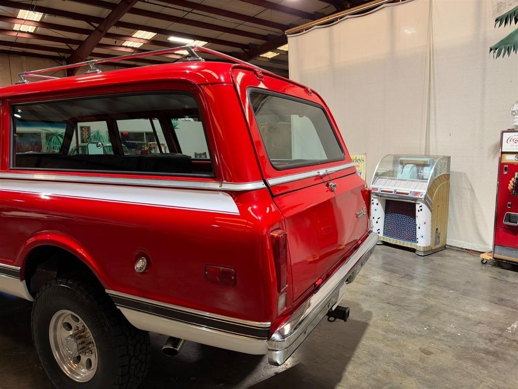 1972 Chevrolet Suburban K20 Custom Deluxe 4x4