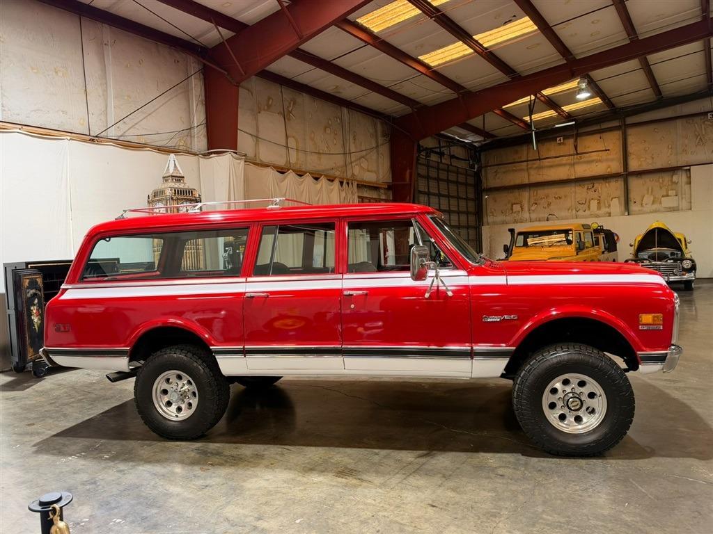 1972 Chevrolet Suburban K20 Custom Deluxe 4x4