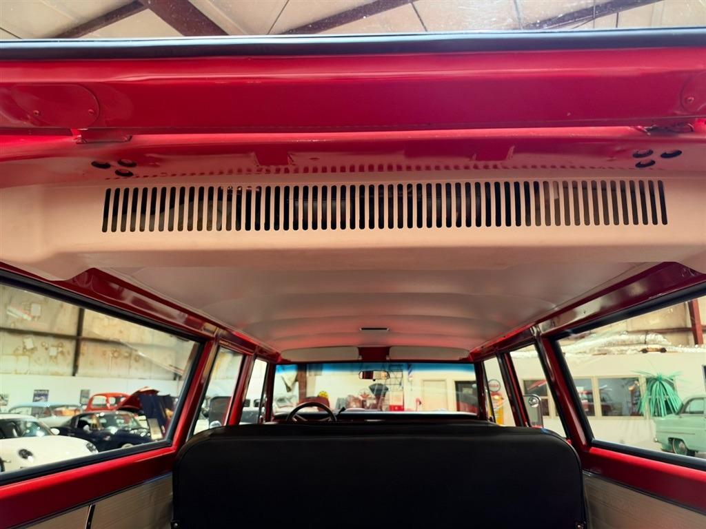 1972 Chevrolet Suburban K20 Custom Deluxe 4x4
