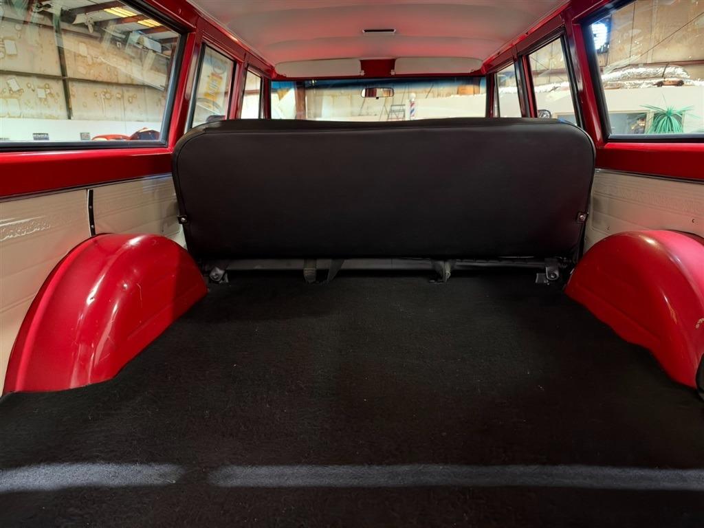 1972 Chevrolet Suburban K20 Custom Deluxe 4x4