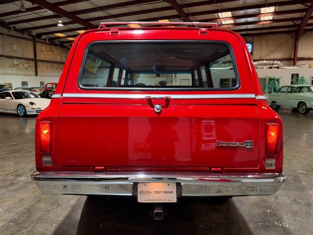 1972 Chevrolet Suburban K20 Custom Deluxe 4x4
