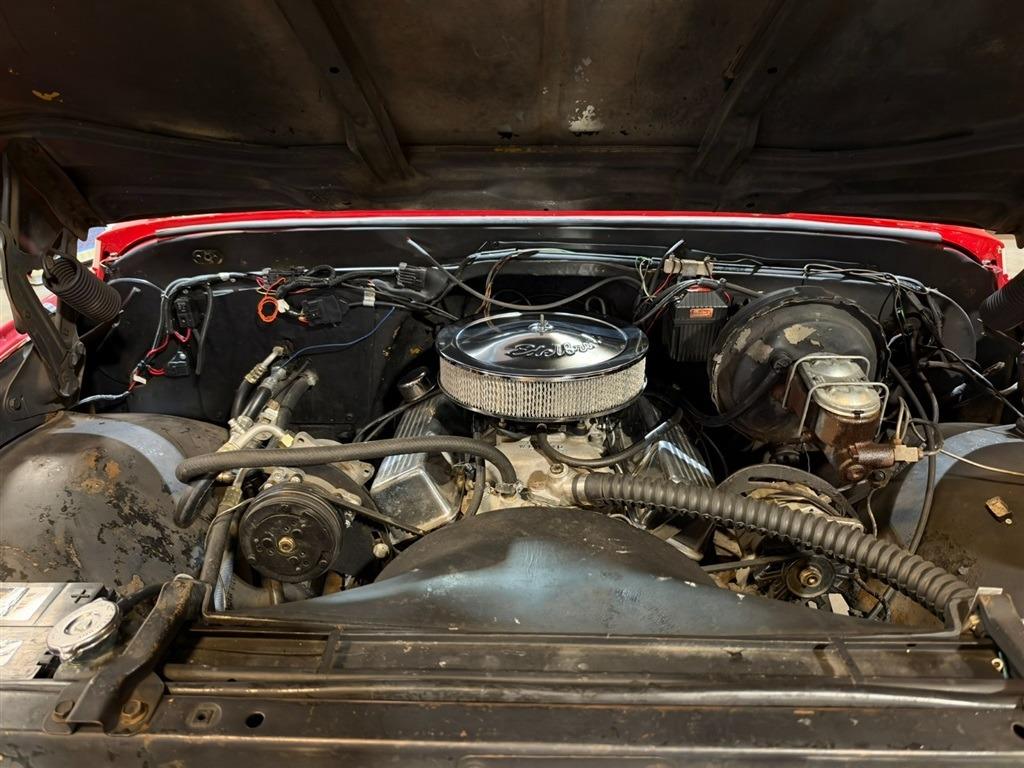 1972 Chevrolet Suburban K20 Custom Deluxe 4x4
