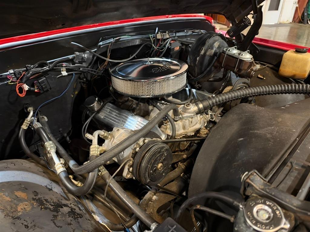 1972 Chevrolet Suburban K20 Custom Deluxe 4x4