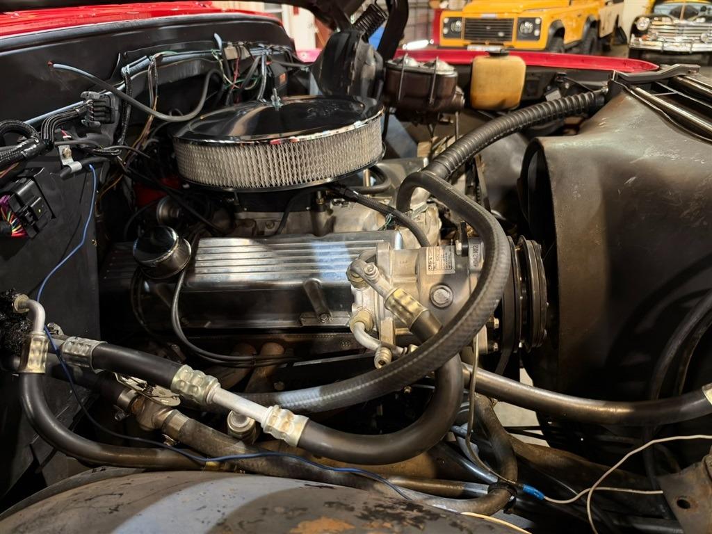 1972 Chevrolet Suburban K20 Custom Deluxe 4x4