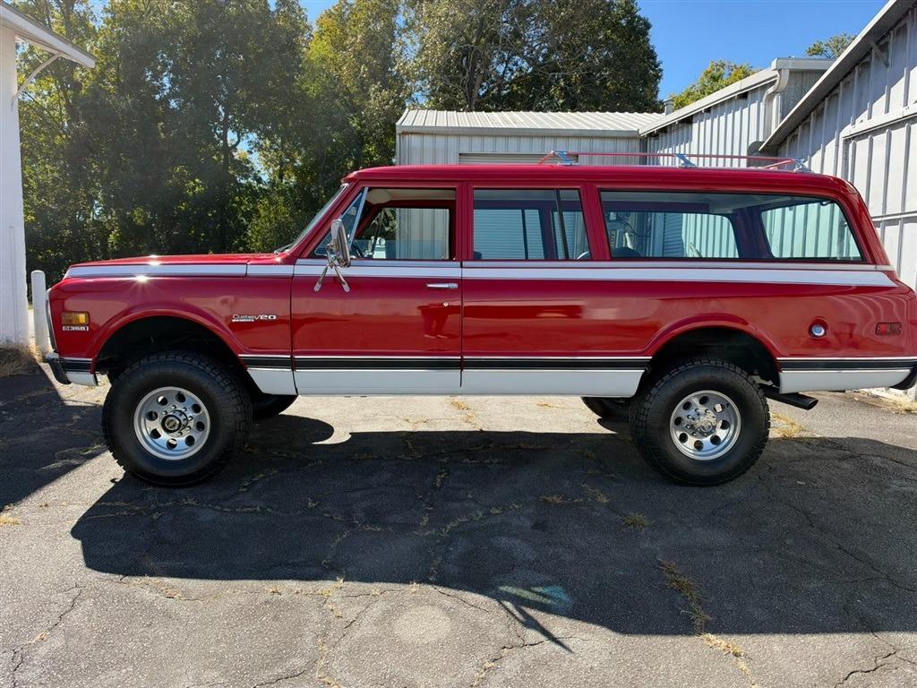 1972 Chevrolet Suburban K20 Custom Deluxe 4x4