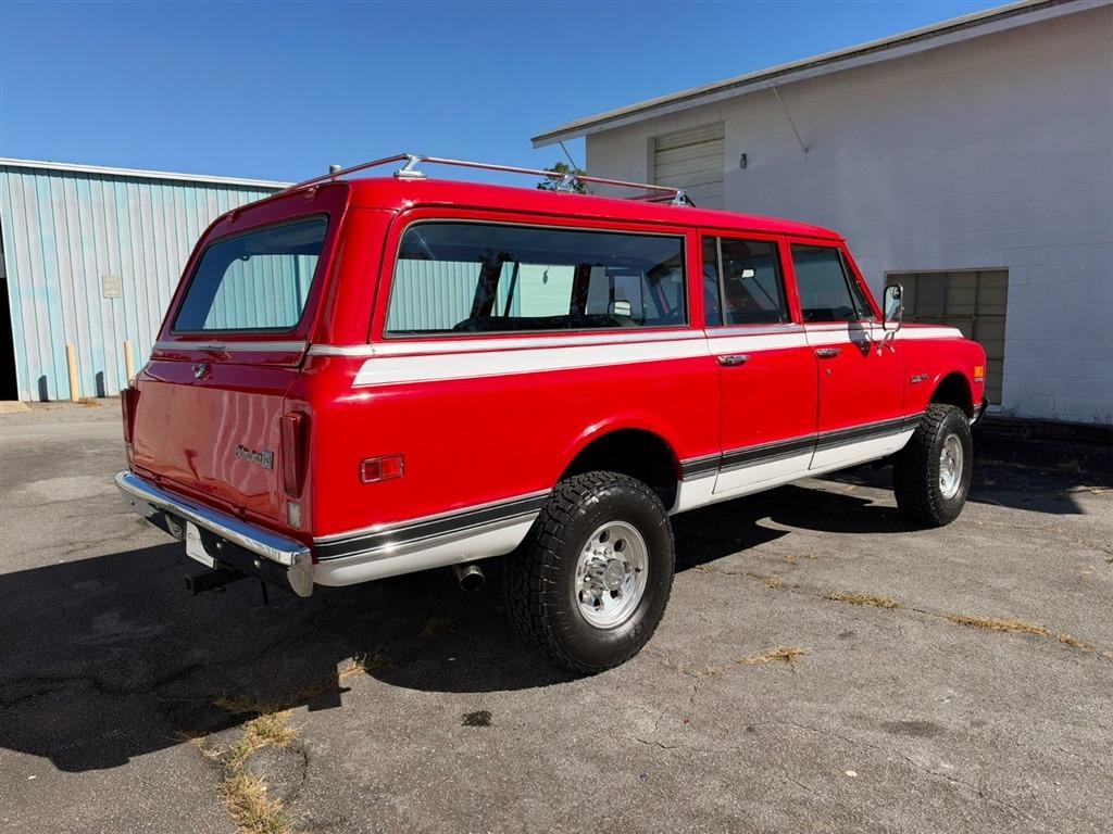 1972 Chevrolet Suburban K20 Custom Deluxe 4x4