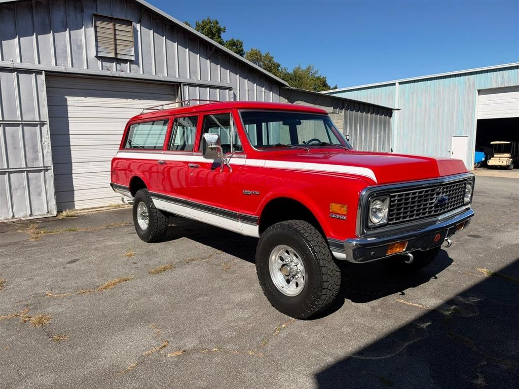 1972 Chevrolet Suburban K20 Custom Deluxe 4x4
