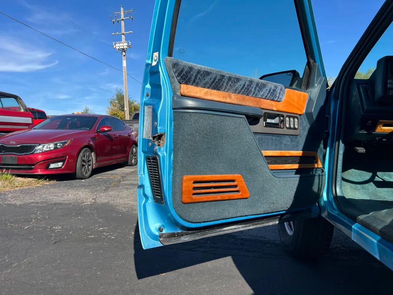 1994 Chevrolet K1500 Sport Side