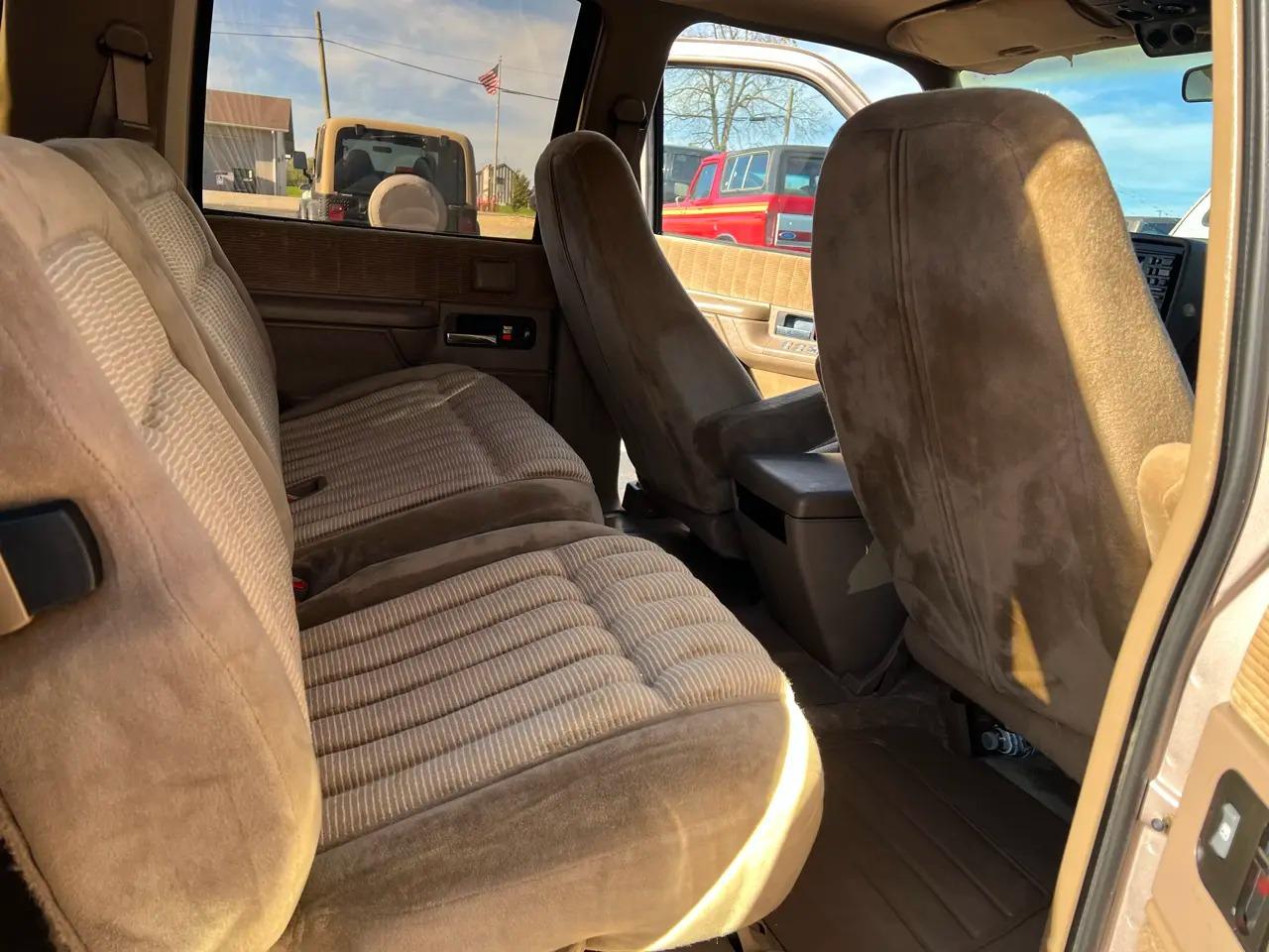 1992 Chevrolet Suburban 1500