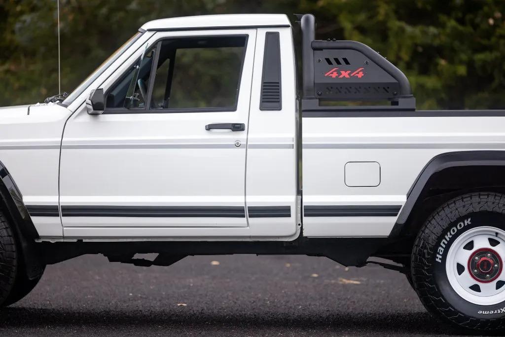 1988 Jeep Comanche Pioneer