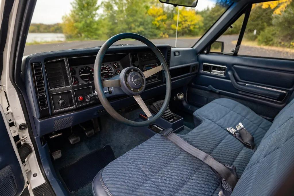 1988 Jeep Comanche Pioneer - 2