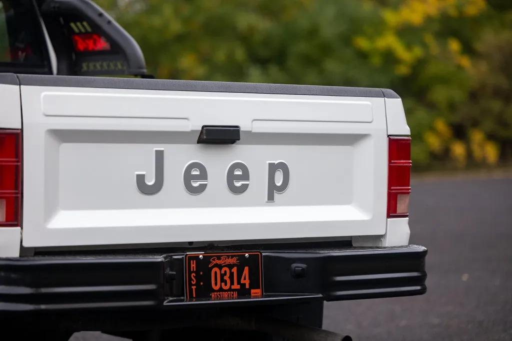 1988 Jeep Comanche Pioneer