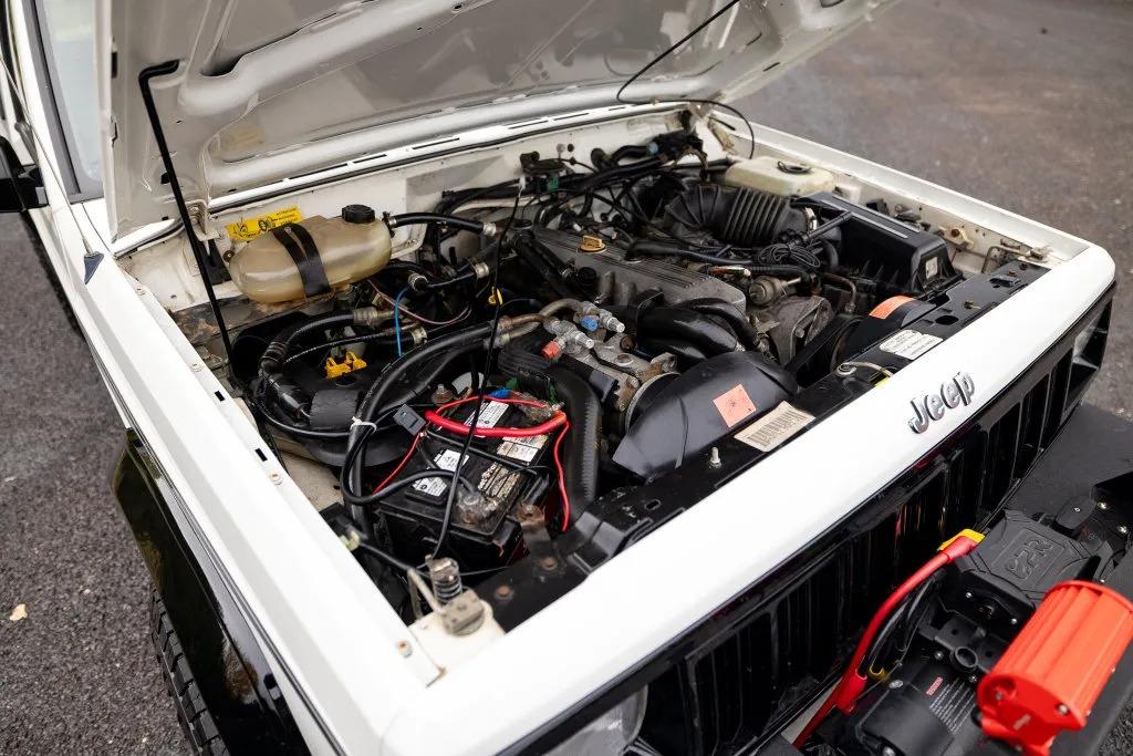 1988 Jeep Comanche Pioneer - 3