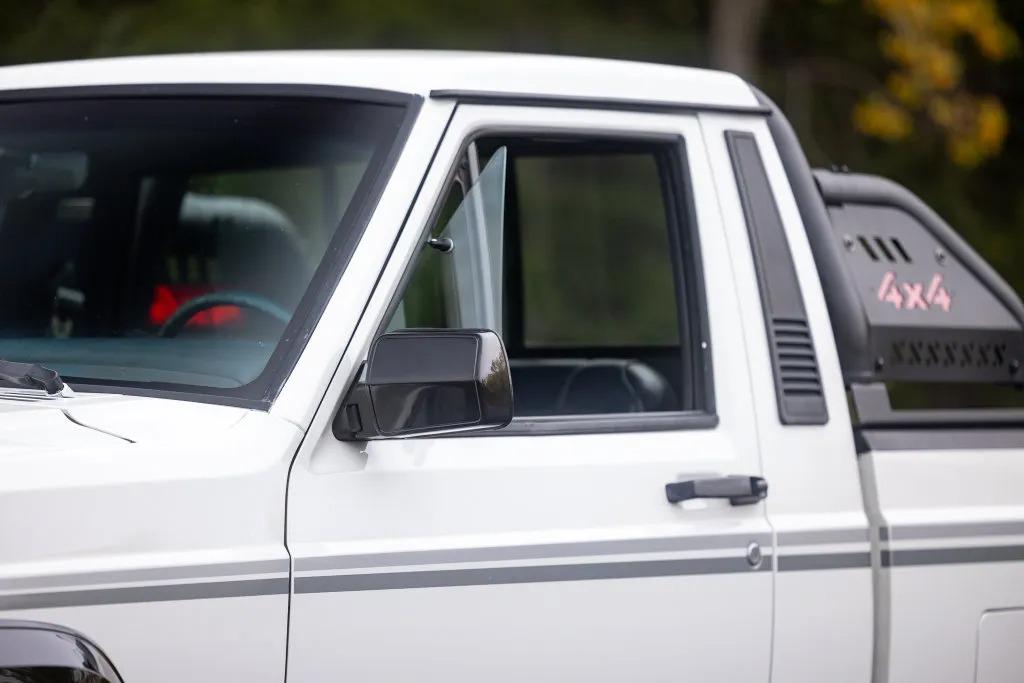 1988 Jeep Comanche Pioneer