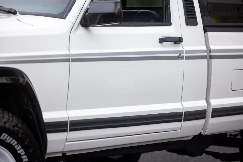 1988 Jeep Comanche Pioneer