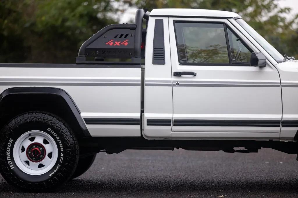 1988 Jeep Comanche Pioneer