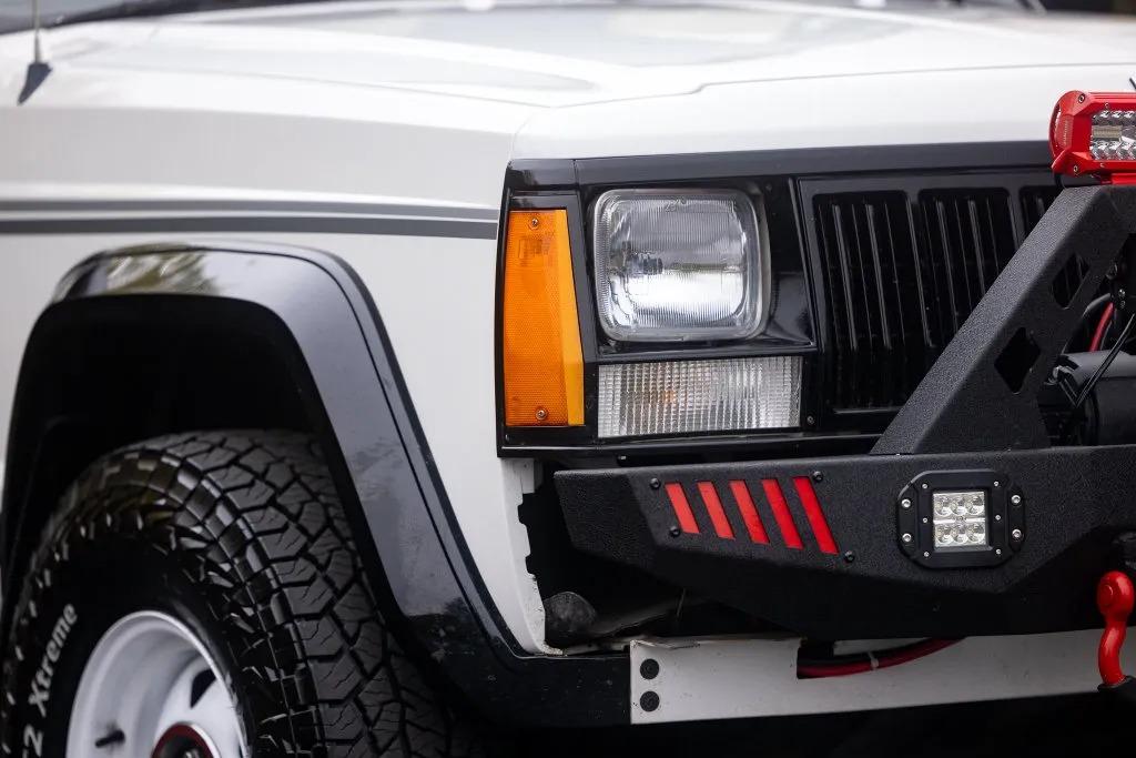 1988 Jeep Comanche Pioneer