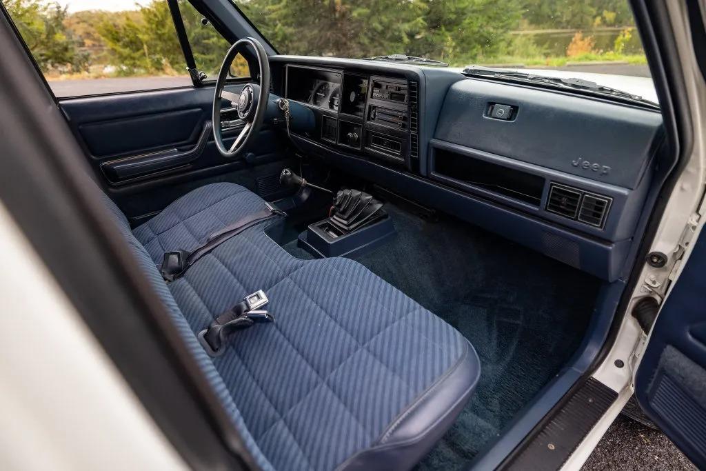 1988 Jeep Comanche Pioneer