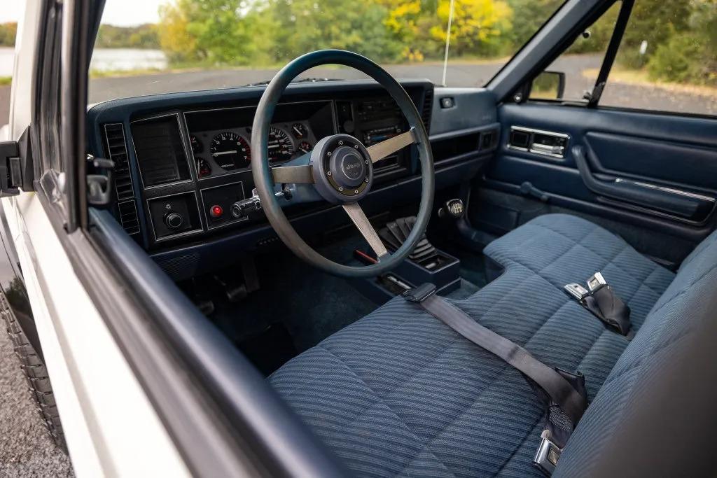 1988 Jeep Comanche Pioneer