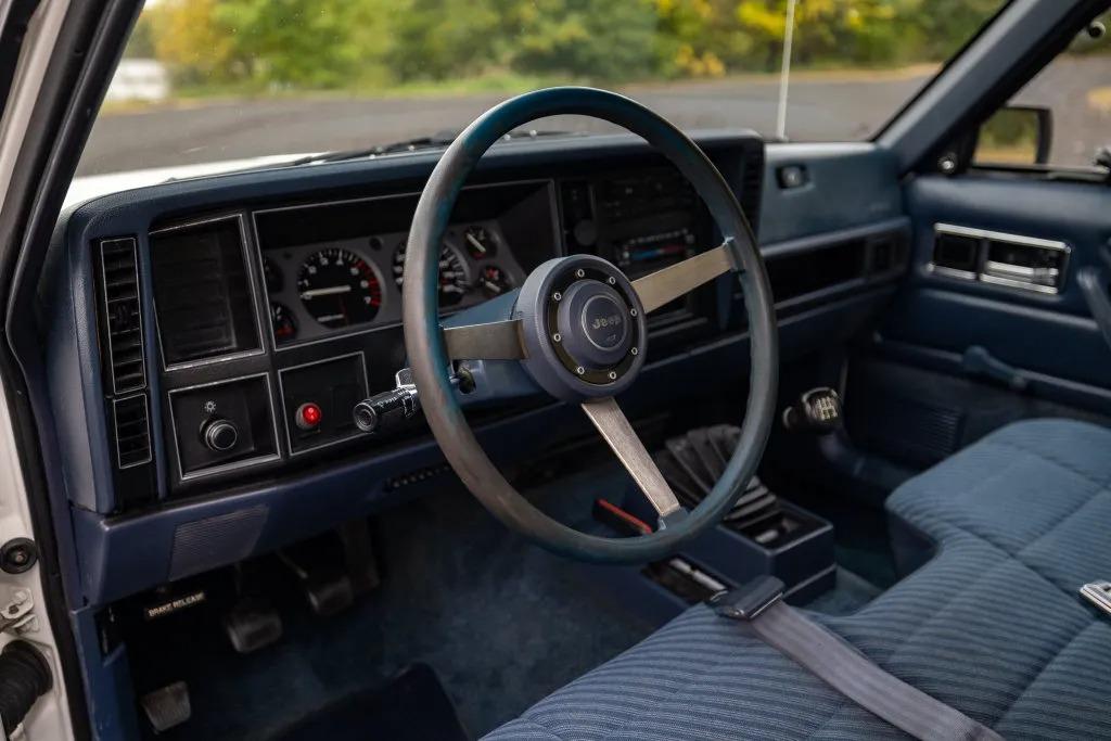 1988 Jeep Comanche Pioneer