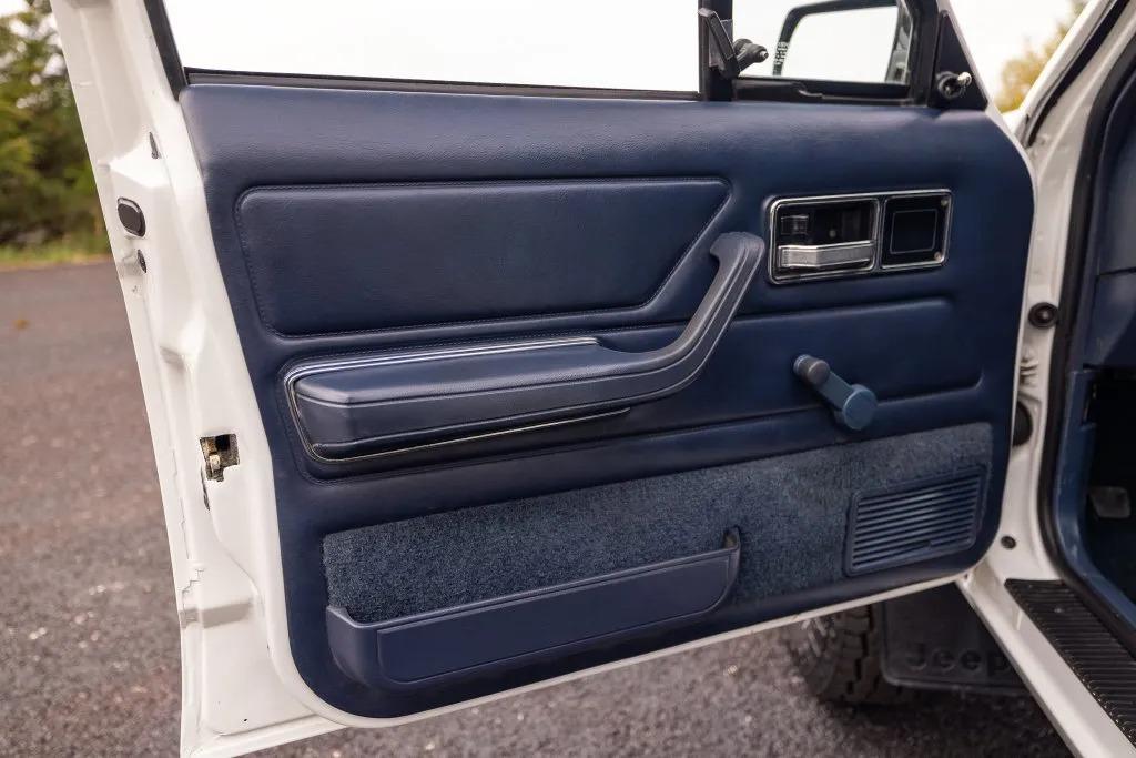 1988 Jeep Comanche Pioneer