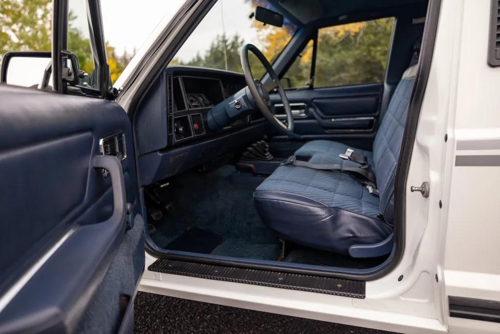 1988 Jeep Comanche Pioneer