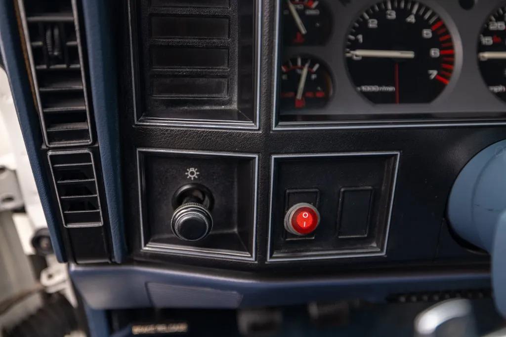 1988 Jeep Comanche Pioneer