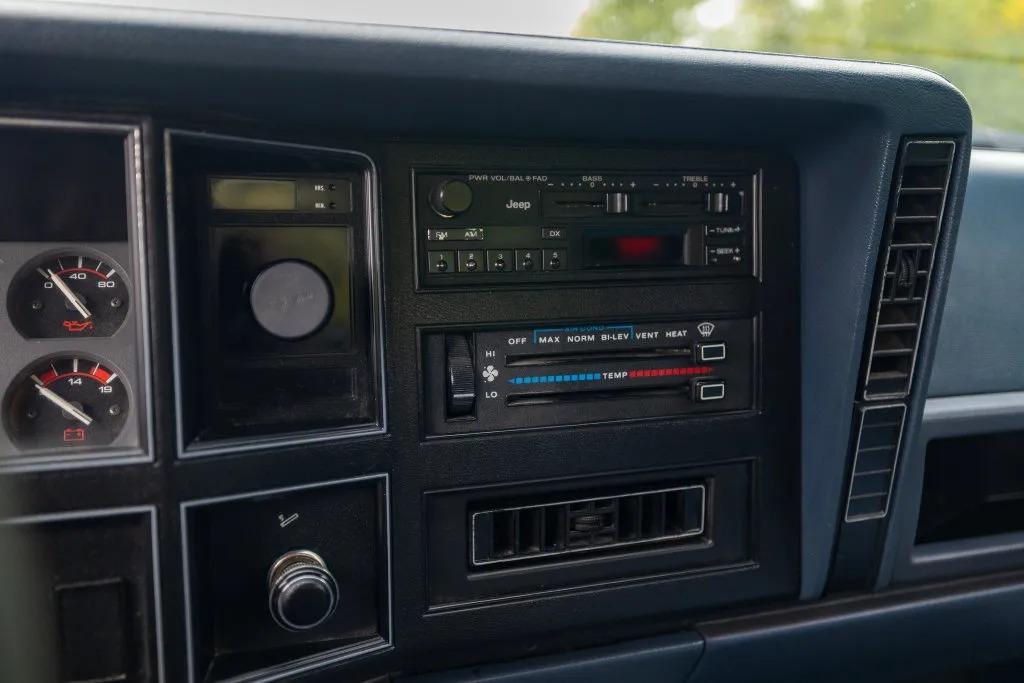 1988 Jeep Comanche Pioneer