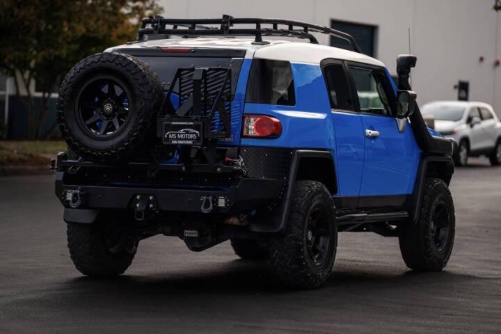 Modified 2008 Toyota FJ Cruiser - 3
