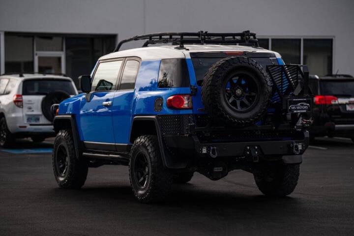Modified 2008 Toyota FJ Cruiser - 5