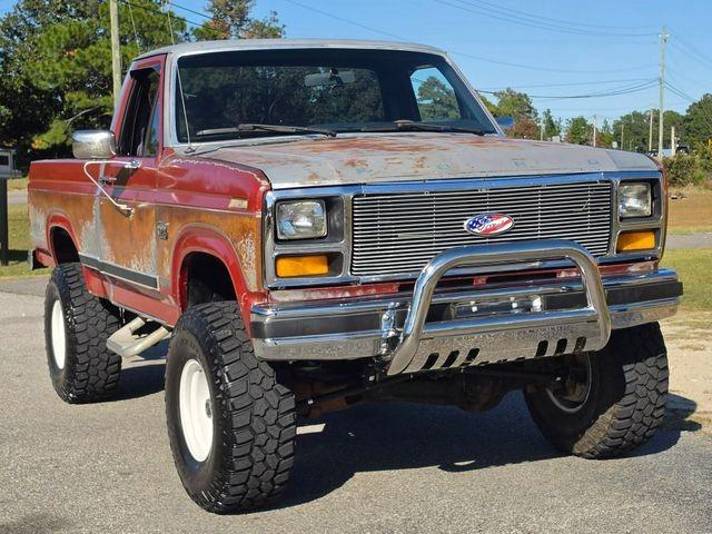 1981 Ford F-100 SWB 4x4 - 4