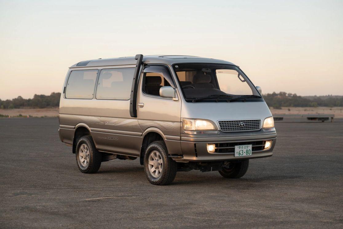  Toyota HiAce