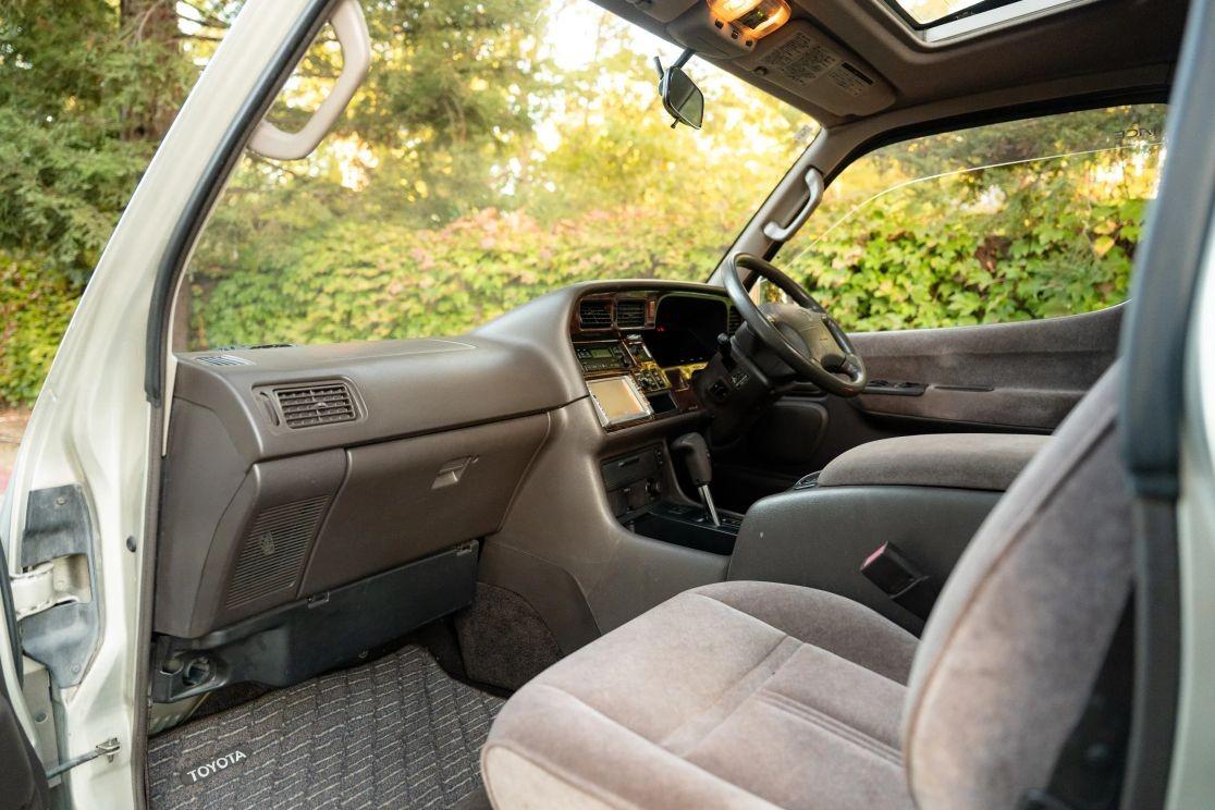 1997 Toyota HiAce Super Custom Limited